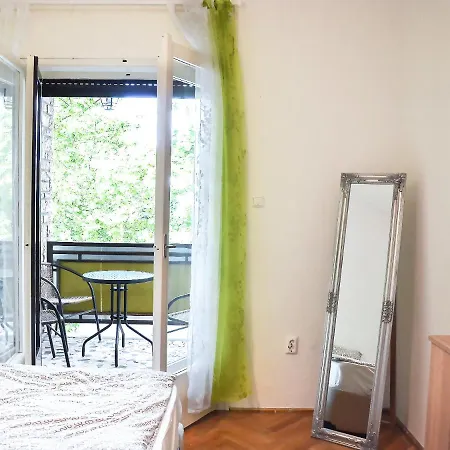 Petőfi Sétány Panzió Appartement *